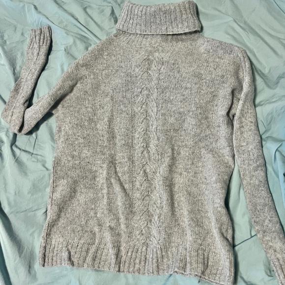Cashmere sweater gray turtleneck cable knit super soft natural fibers - Picture 4 of 5